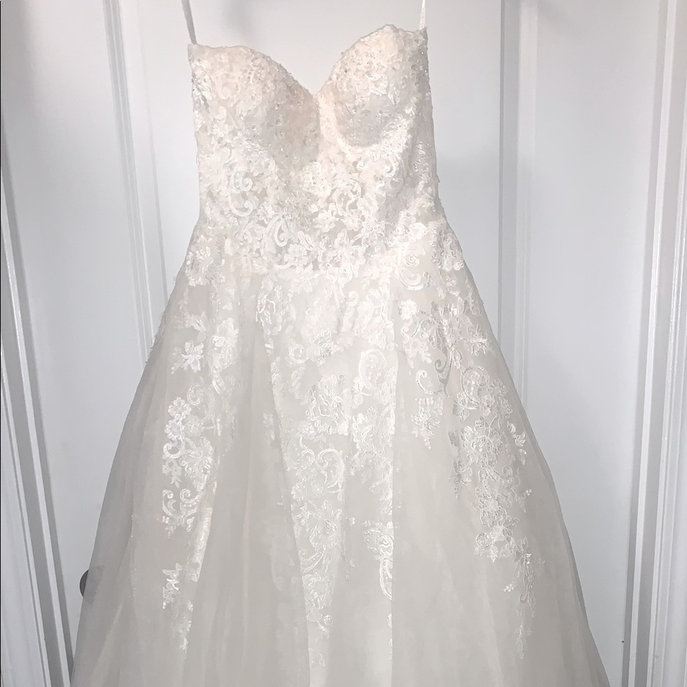Wedding dress with pockets